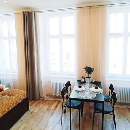 Centrally Located Studio Apartment Riga Eksteriør billede