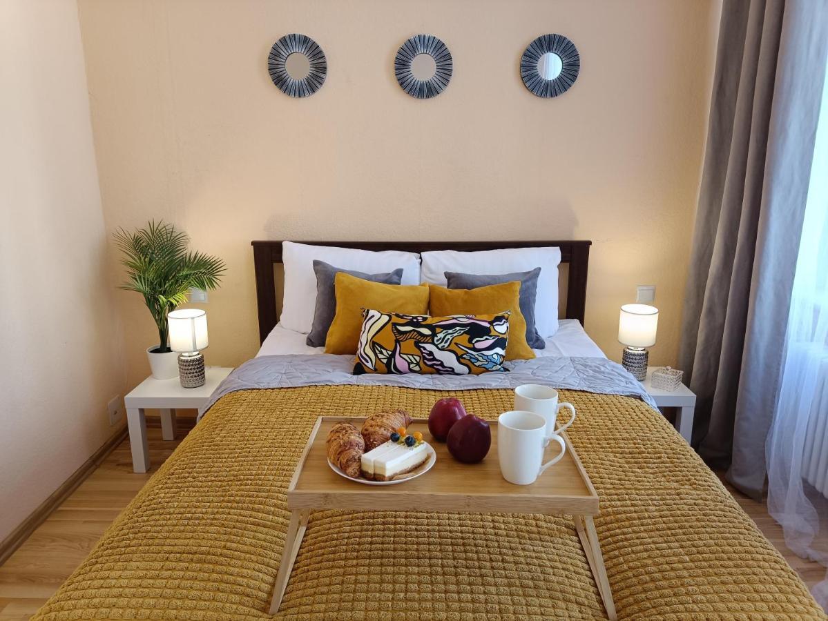 Centrally Located Studio Apartment Riga Eksteriør billede