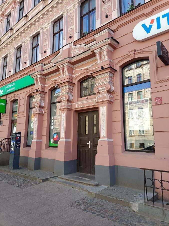 Centrally Located Studio Apartment Riga Eksteriør billede