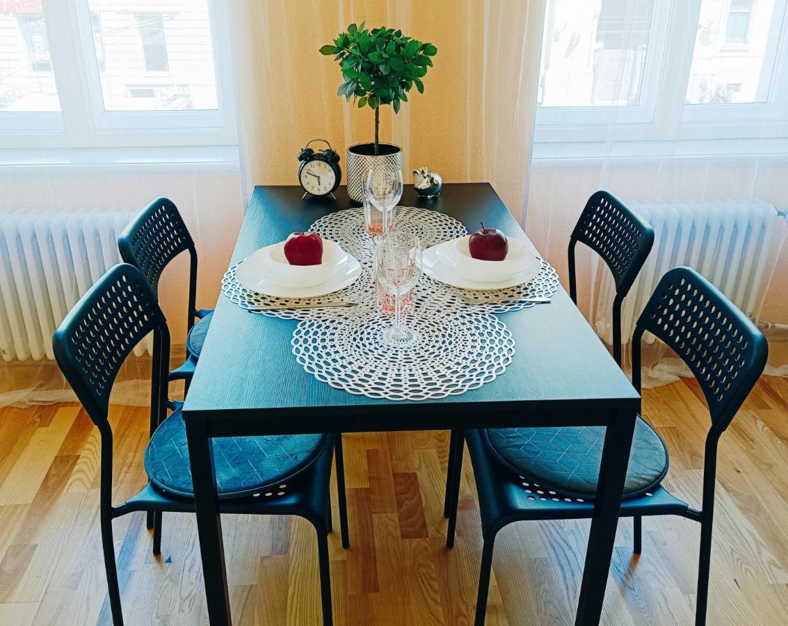 Centrally Located Studio Apartment Riga Eksteriør billede