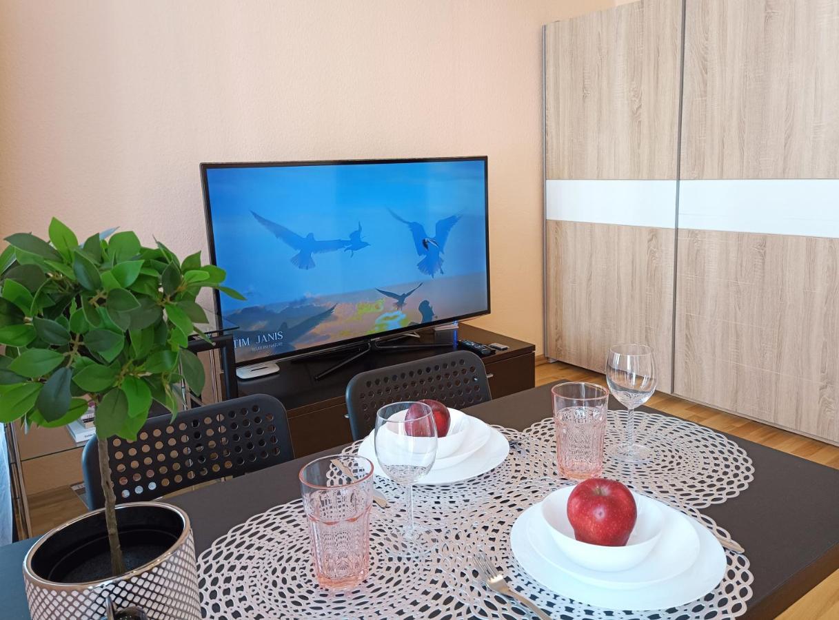 Centrally Located Studio Apartment Riga Eksteriør billede